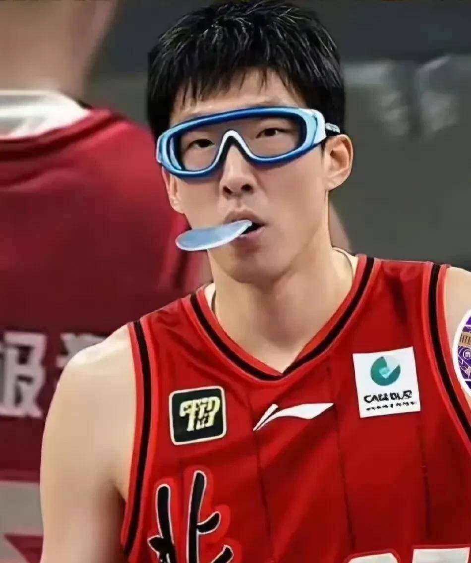 星空体育官网北京首钢迎欧篮联关键赛，赛后刷新队史纪录，气氛紧张，训练强度明显提升的简单介绍