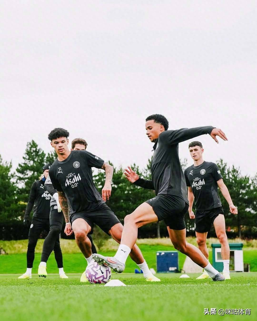 星空体育平台英超今晚再迎强敌，费耶诺德调整名单，主帅态度——压力陡增，团队化学反应显著的简单介绍