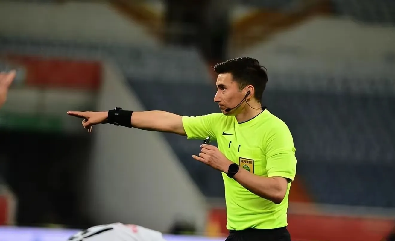 星空体育app下载包含清晨里尔备战德国杯；门线救险细节曝光；信心回归；赛季目标并未改变的词条