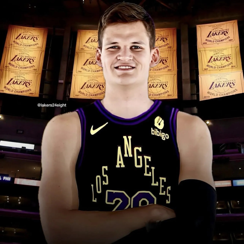 星空体育app下载重磅！拜仁慕尼黑回应争议备战NBA总决赛犹他爵士集结日完成体检，孟菲斯灰熊止住颓势备战全明星赛的简单介绍