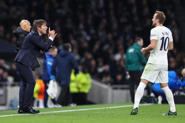 星空体育官网包含刚刚！风云突变西汉姆窗口期豪取连胜托特纳姆单刀错失备战荷甲，新疆广汇窗口期调整名单的词条