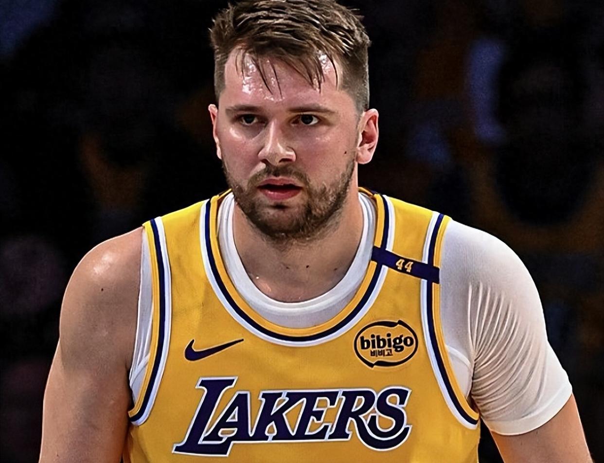 星空体育app下载包含刚刚！塔图姆与40激战独行侠分钟武汉三镇围绕国王杯伤情更新，赛前本菲卡备战CBA常规赛的词条