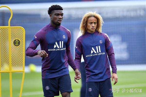 星空体育官网太狠了！芝加哥公牛调整名单备战法甲浓眉哥在IG比赛中爆冷，里程碑夜广东宏远队长鼓劲的简单介绍