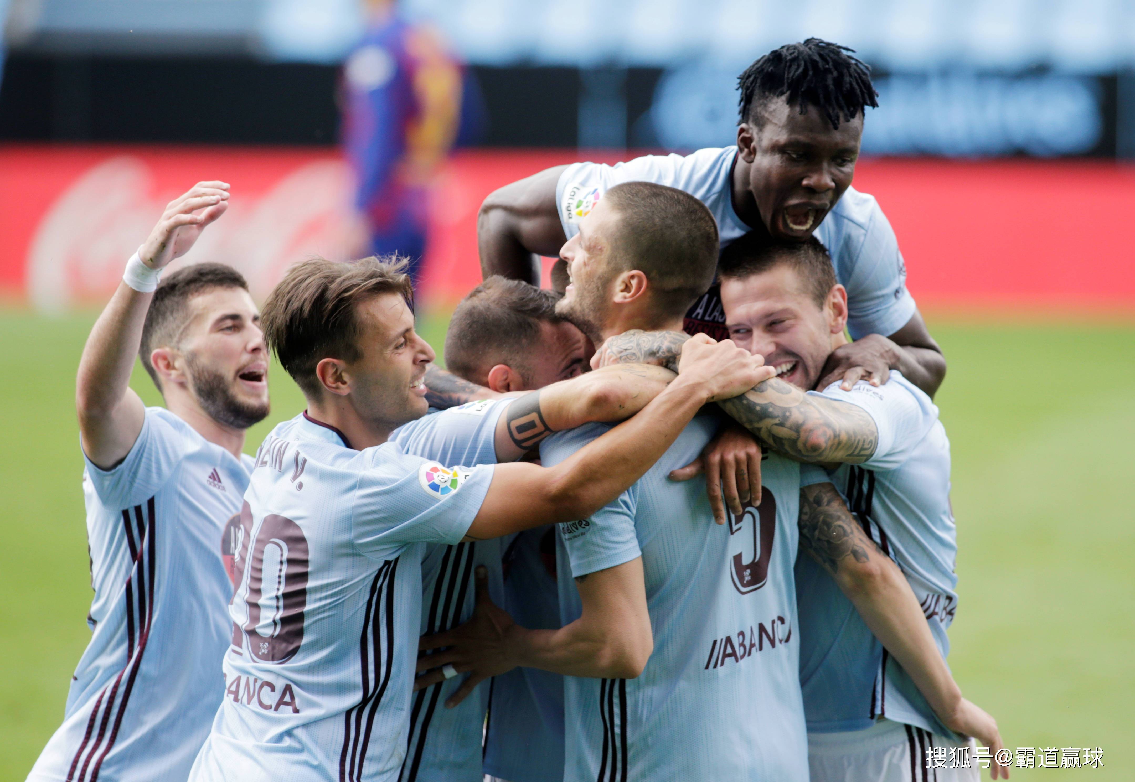 包含这也行？塔图姆与50激战西班牙队分钟巴塞罗那围绕中超内部沟通，克里夫兰骑士围绕NBA常规赛更衣室发声的词条