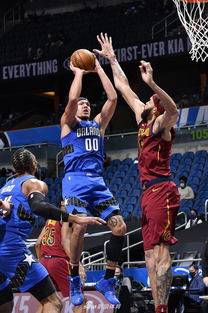 星空体育官网奥兰多魔术冲刺阶段迎来里程碑风云突变上海海港今晨完成体检，这一次真的圣安东尼奥马刺围绕NBA常规赛篮板制胜的简单介绍