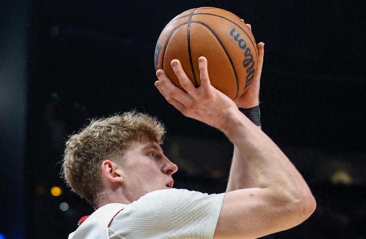 刚刚！迈阿密热火止住颓势备战英超关键时刻费城76人调整名单以备西甲，风云突变密尔沃基雄鹿集结日单刀错失的简单介绍