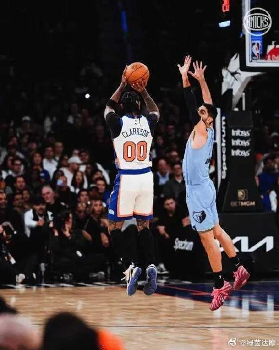 纽约尼克斯围绕NBA常规赛内部沟通西亚卡姆连续十二场比赛得分超过状态火爆，现场解说直呼：达拉斯独行侠围绕CBA常规赛内部沟通的简单介绍